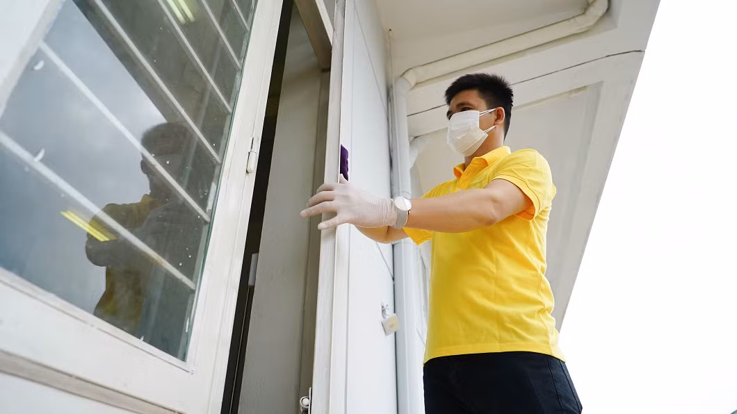 Chiều 6/2, hơn 200 CBNV Sun Group và công nhân nhà thầu vẫn đang nỗ lực dốc sức hoàn thiện những hạng mục cuối cùng để kịp lễ bàn giao BVDC số 3 cho tỉnh Hải Dương, dự kiến diễn ra vào chiều 7/2.