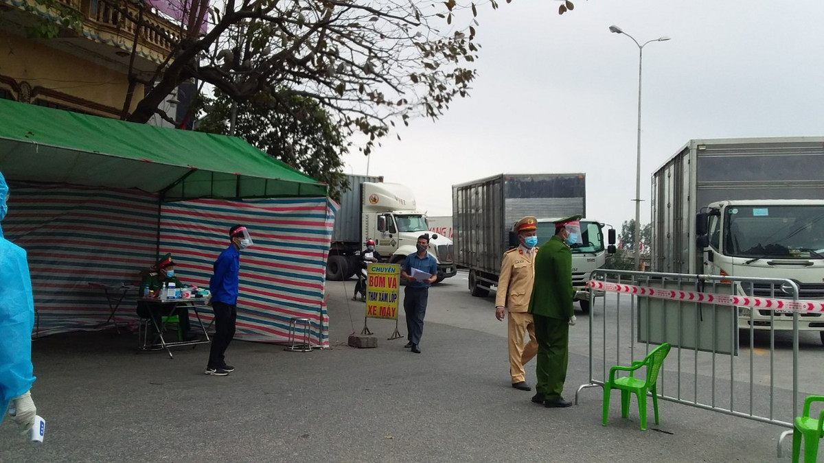 Ngày 5/2, UBND tỉnh Hải Dương quyết định phong tỏa, cách ly y tế toàn huyện Cẩm Giàng sau khi tình hình dịch bệnh COVID-19 diễn biến phức tạp tại địa phương này.