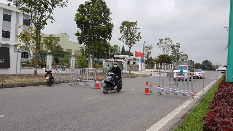 Chỉ người đủ điều kiện mới được ra vào.