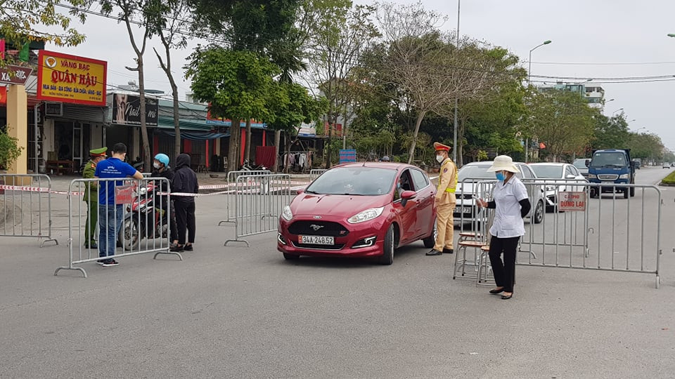 Trường hợp đủ điều kiện mới được qua chốt.