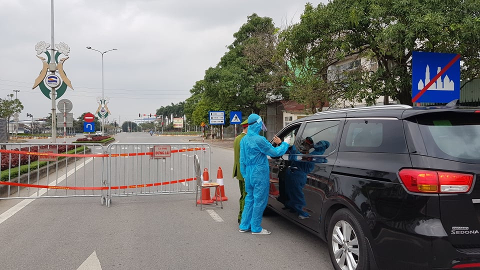 Kiểm tra y tế đầy đủ.