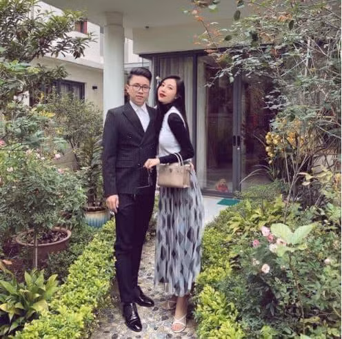 Hội trai xinh, gái đẹp thi nhau đăng ảnh "tình bể bình" - Hình 6 Hoi trai xinh, gai dep thi nhau dang anh