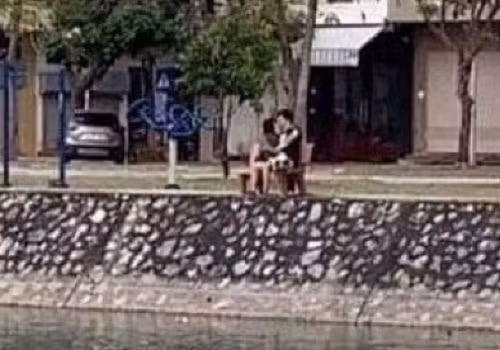 Hai Duong: Doi tinh nhan “hon nhau” cung hang loat nguoi ra duong bi xu phat