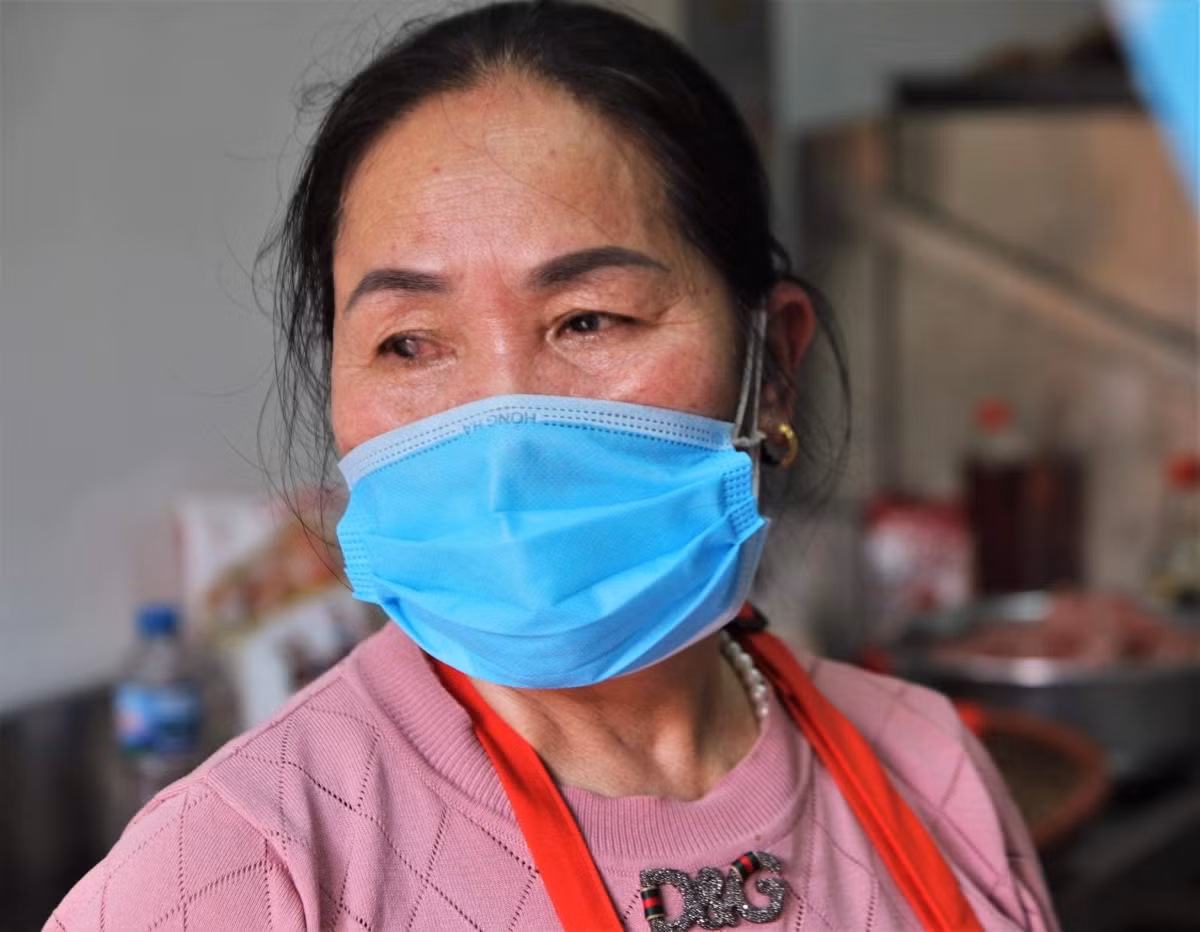 Can bep “khong ngu” o tam dich COVID-19 Hai Duong