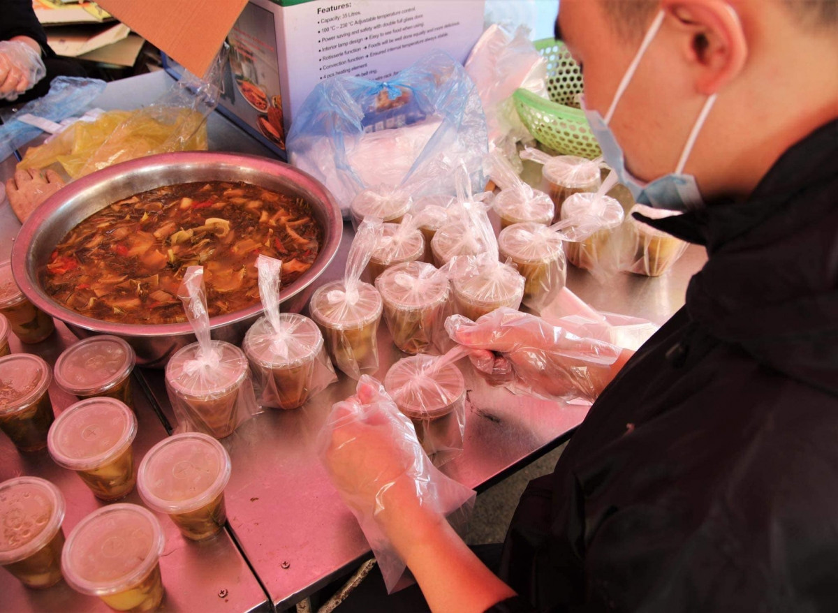 Can bep “khong ngu” o tam dich COVID-19 Hai Duong-Hinh-2