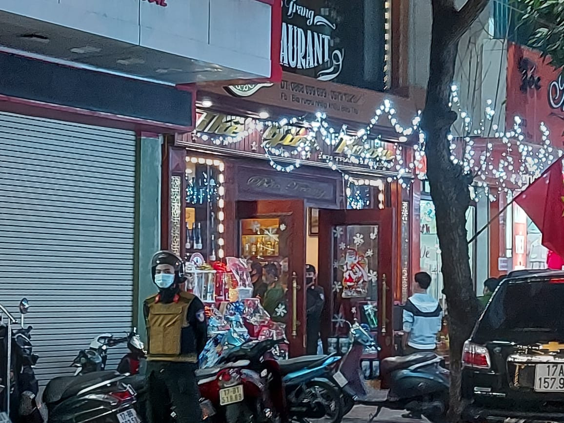 Thời điểm khám xét, cửa hàng gồm 5 tầng nằm trên tuyến phố Trần Hưng Đạo, TP Thái Bình được Thắng "phòng" sử dụng làm nơi kinh doanh bia rượu nhập ngoại. Đến khoảng 20h tối cùng ngày, công tác khám xét và kiểm đếm hàng hóa tại cửa hàng này vẫn đang được tiến hành bên trong. 