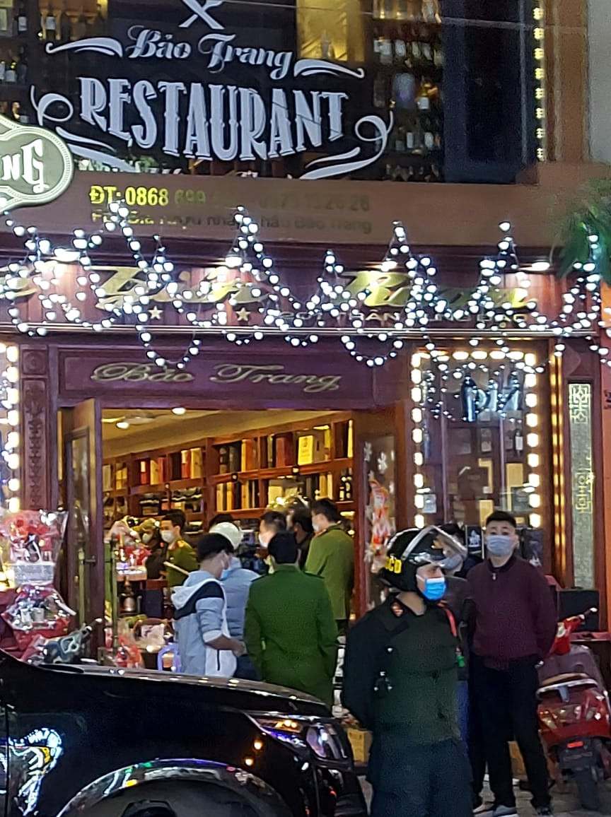 Thắng "phòng" được biết đến là một "đàn anh xã hội" làm ăn trong cả "mảng" lô đề cờ bạc và tổ chức đánh bạc trên mạng. Vào tháng 7/2019, Phan Văn Thắng là một trong 6 bị can bị Cơ quan cảnh sát điều tra Bộ Công an (C02) phối hợp với công an một số đơn vị, địa phương khởi tố liên quan đường dây tổ chức đánh bạc và đánh bạc trên mạng Internet thông qua trang web b8ag.com. 