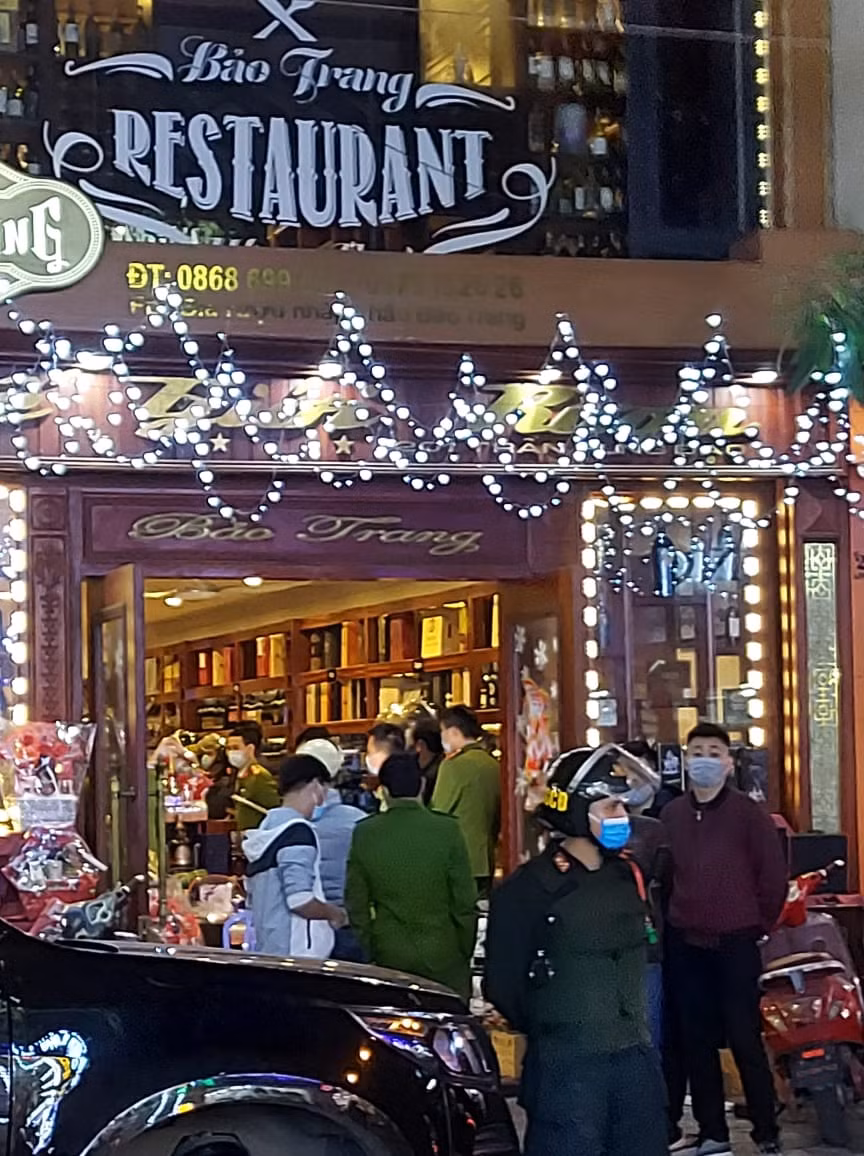 Thắng "phòng" được biết đến là một "đàn anh xã hội" làm ăn trong cả "mảng" lô đề cờ bạc và tổ chức đánh bạc trên mạng. Vào tháng 7/2019, Phan Văn Thắng là một trong 6 bị can bị Cơ quan cảnh sát điều tra Bộ Công an (C02) phối hợp với công an một số đơn vị, địa phương khởi tố liên quan đường dây tổ chức đánh bạc và đánh bạc trên mạng Internet thông qua trang web b8ag.com. 