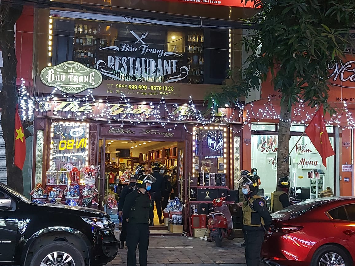 Cơ quan điều tra của Bộ Công an xác định tổng số tiền tổ chức đánh bạc trong đường dây đánh bạc xuyên quốc gia này là hơn 1.600 tỷ đồng, Thắng "phòng" bị khởi tố song được cho tại ngoại. 