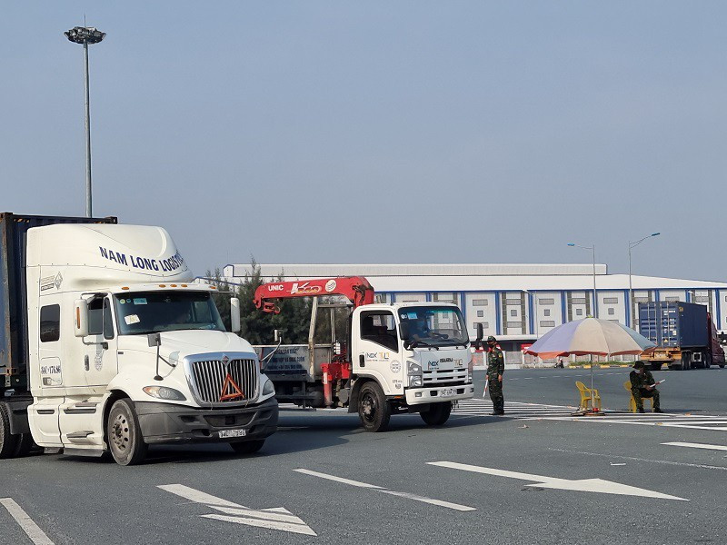 Hang hoa Hai Duong “tac” duong xuat khau: Bo Cong Thuong kien nghi Thu tuong