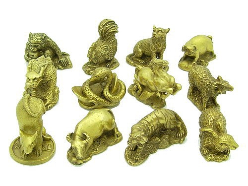 Bộ tượng 12 con giáp làm bằng vàng vốn được nhiều người tìm mua vì ý nghĩa phong thủy, nếu mua trong ngày vía thần tài sẽ giúp người mua rủng rỉnh tài chính.