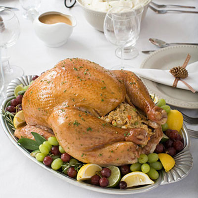 Các món chế biến từ gà Đông Cảo, gà 9 cựa, gà mặt đen đặc sản sẽ có chi phí nhiều hơn các loại gà thông thường bởi mỗi kg gà đặc sản dao động từ 500.000 đến trên 1 triệu đồng.