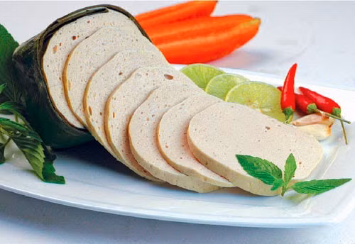 Mâm cỗ ngày tết thường có món giò chả, nếu chọn đặc sản như giò Ước Lễ, giò me mức giá cho mỗi kg từ 180.000 - 200.000 đồng.