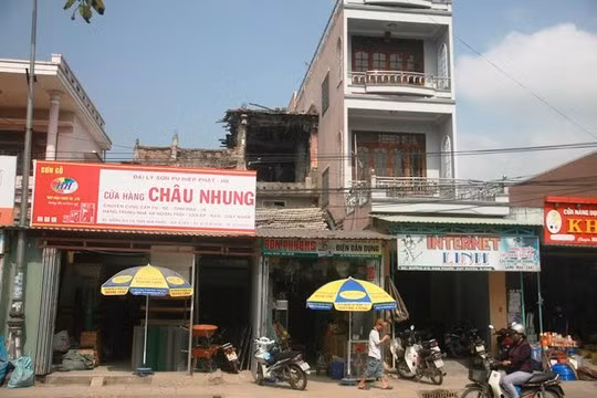 Tan muc can nha sieu di, xay 35 nam chua xong-Hinh-2