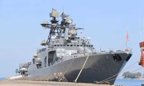 Tau chien Nga khong ghe tham Cam Ranh ngay 14/2