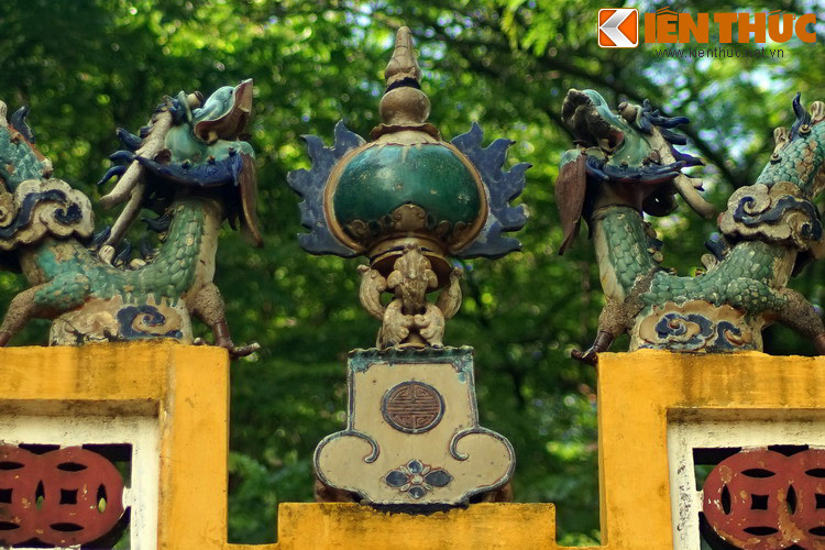 Trái châu chính là biểu tượng cho sức mạnh tâm linh tối thượng của các thần linh, được bảo vệ bởi hai con rồng - linh vật đứng đầu trong tứ linh: "Long, Ly, Quy, Phụng" (Rồng, Lân, Rùa, Phượng hoàng) theo quan niệm Á Đông.