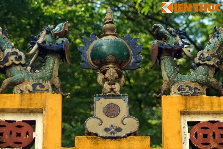 Trái châu chính là biểu tượng cho sức mạnh tâm linh tối thượng của các thần linh, được bảo vệ bởi hai con rồng - linh vật đứng đầu trong tứ linh: "Long, Ly, Quy, Phụng" (Rồng, Lân, Rùa, Phượng hoàng) theo quan niệm Á Đông.