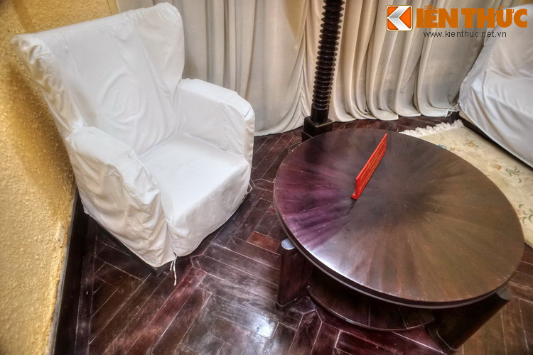 Việc khởi thảo Tuyên ngôn Độc lập được phê chuẩn trong cuộc họp của Thường vụ Trung ương Đảng ngày 26/8/1945. Ngày 30/8, Bác Hồ mời một số người đến góp ý cho bản Tuyên ngôn Độc lập do Người soạn thảo.