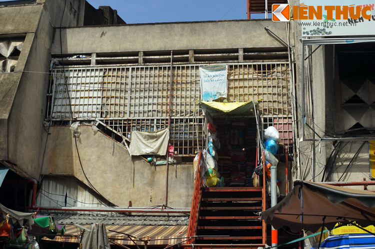 Sau năm 1975, tỉnh Gia Định giải thể, chợ Bà Chiểu trở thành chợ trung tâm của quận Bình Thạnh, TP HCM. Sau đợt nâng cấp năm 1987 cùng một số đợt chỉnh trang nữa thì chợ Bà Chiểu có diện mạo như ngày nay.