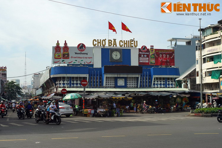 Toạ lạc tại khu vực trung tâm quận Bình Thạnh, TP.HCM, chợ Bà Chiểu là một trong những ngôi chợ lâu đời của mảnh đất Sài Gòn – Gia Định.