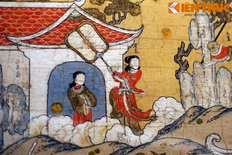 Bà La Sát (Thiết Phiến công chúa) cầm quạt Ba tiêu nghênh chiến với ba đồ đệ của Đường Tăng - những người cần chiếc quạt bảo bối để thổi tắt lửa ở Hỏa Diệm Sơn.