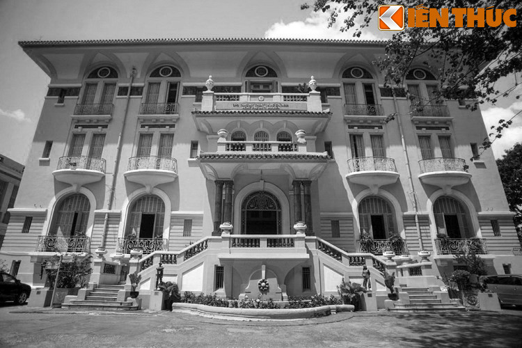 Những ngày qua, Bảo tàng Mỹ Thuật TP.HCM bị nứt, lún bởi công trình xây dựng tòa nhà cao ốc khu tứ giác Bến Thành khiến nhiều người quan tâm. Bởi đây là địa danh nổi tiếng của TP.HCM, được công nhận di tích lịch sử văn hóa cấp thành phố.