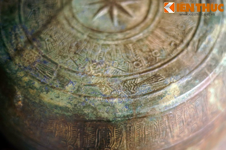 Sự hiển diện của hoa văn Đông Sơn trên một hiện vật đầu thời Bắc thuộc, có niên đại nhiều thế kỷ sau trống đồng Đông Sơn đã phản ánh sự bảo tồn văn hóa Đông Sơn của người Việt giai đoạn này.