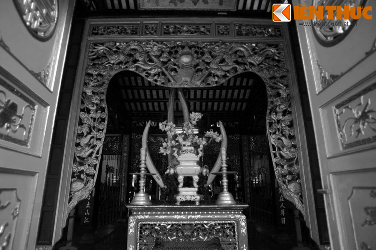 Sau đó, ông Lê Văn Thi được phép đến lăng Tả quân Lê Văn Duyệt để lo hương khói cho anh trai mình. Ngày nay ở trong đền thờ của khu lăng vẫn còn thờ ông Thi với tư cách một vị Tiền hiền.