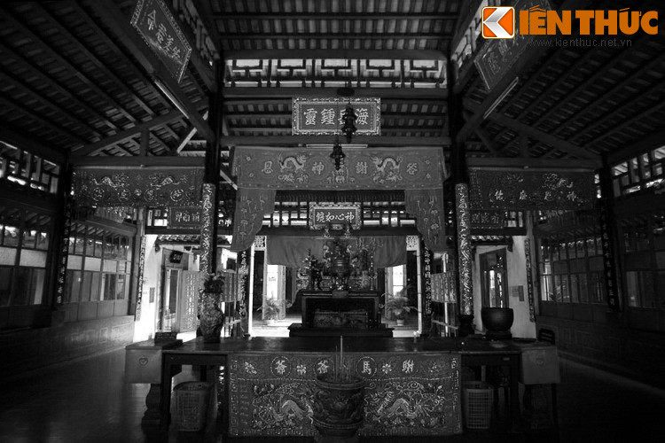 Theo một giai thoại được lưu truyền thì sau đó dân làng Long Hưng (nơi sinh sống của gia đình ngài Tả quân thuở xưa) đem trình quan sở tại một người tên Lê Văn Thi, là em ruột Tả quân Lê Văn Duyệt. Ông Thi bấy lâu sợ bị triều đình bắt tội nên phải trốn tránh.