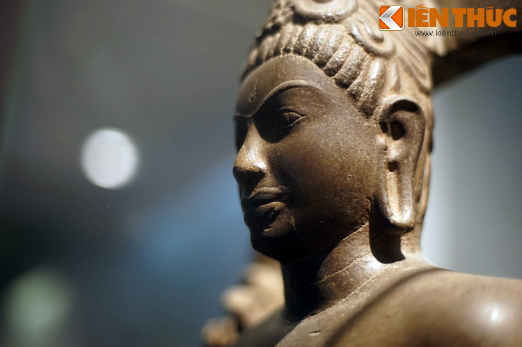 Vào năm 2013, tượng Bồ tát Quan Thế Âm / Avalokitesvara Trà Vinh được công nhận là Bảo vật quốc gia của Việt Nam. Theo hồ sơ của Cục Di sản văn hóa, đây là tượng nguyên gốc, độc bản, tiêu biểu cho loại hình điêu khắc tượng Avalokitesvara thế kỷ 8, 9 ở miền Tây Nam bộ,