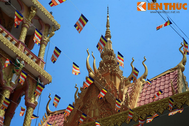 Tên gọi của chùa Pitu Khôsa Răngsây có nghĩa là “Chùa Sau” hay “Chùa Xáng”. Chùa được đặt tên như vậy vì vào thời Pháp thuộc trên đại lộ Colonel Dessert (nay là đường Hòa Bình) đã có chùa Muni Răngsây, hay “Chùa Trước”. Chùa nằm trên khu đất rộng 645m2, do bà con phật tử cúng dường, ban đầu được cất bằng cột cây mái lá đơn sơ với kiến trúc theo hệ phái Nam tông Khmer.