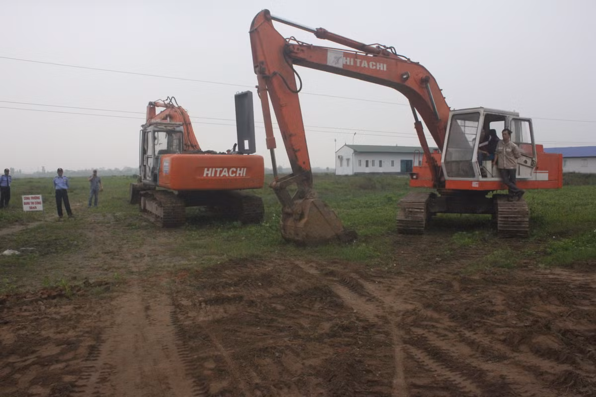 Trước khi tiến hành bảo vệ thi công dự án, mới đây, UBND tỉnh Hải Dương đã có báo cáo gửi một số cơ quan trung ương và báo chí. Trong đó dự báo tình hình khi triển khai hỗ trợ thi công tại xã Cẩm Điền sẽ có một số người kéo ra cản trở thi công, gây mất an ninh trật tự. Sự việc có thể diễn biến phức tạp nếu bị các phần tử tiêu cực lợi dụng kích động. Để chủ động giải quyết, lực lượng công an xây dựng phương án, bố trí lực lượng để triển khai, đảm bảo an ninh trật tự hỗ trợ thi công.