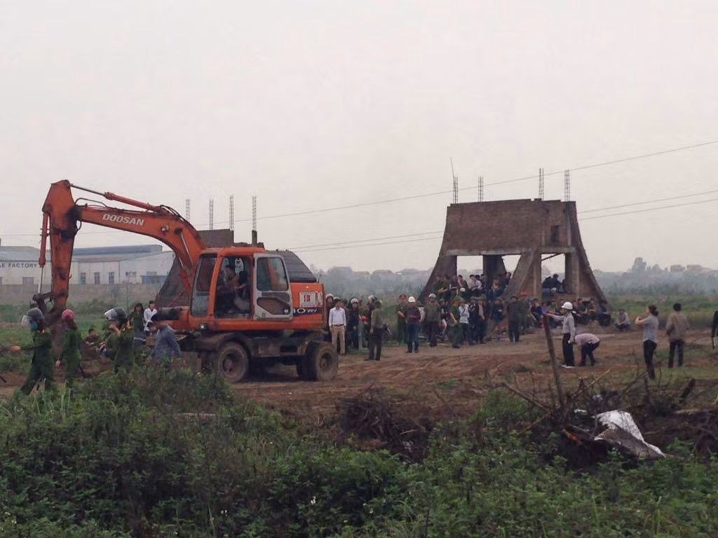 Hai Duong huy dong hang tram nguoi bao ve thi cong KCN Cam Dien-Hinh-2