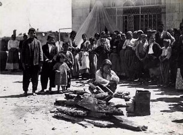 Thảm sát Adana năm 1909 do Đế quốc Ottoman tiến hành nhằm vào những người theo đạo Ki tô diễn ra trong bối cảnh những biến động trong chính phủ Thổ Nhĩ Kỳ dẫn tới hàng loạt cuộc chống bạo động tại thành phố Adana. Theo các báo cáo, thảm sát Adana đã cướp đi sinh mạng của 15.000 tới 30.000 người.