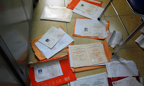 Choang vang bang tien si, thac si... chi 9 trieu dong-Hinh-2