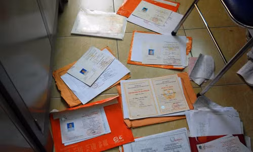 Choang vang bang tien si, thac si... chi 9 trieu dong-Hinh-2