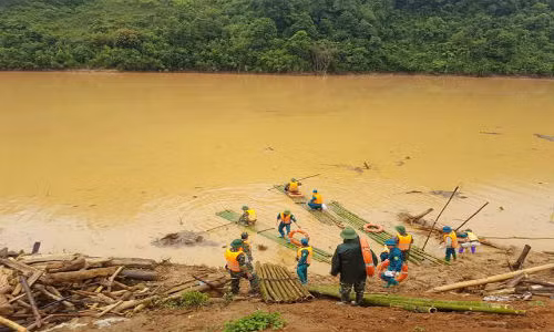 Tim them 3 thi the nan nhan vu lu quet o Yen Bai-Hinh-2