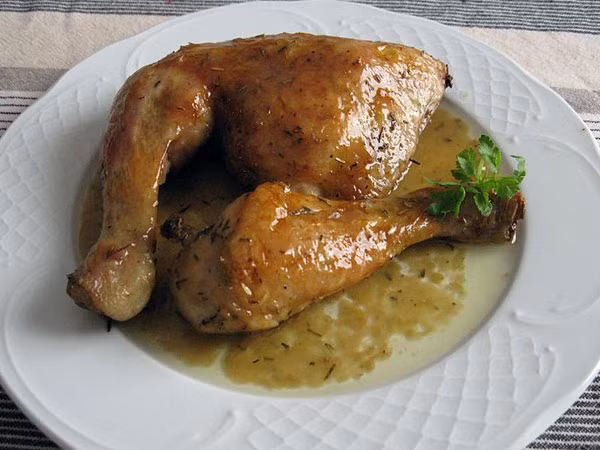 4. Thực phẩm toàn phần: Các thực phẩm giàu protein và chất béo có lợi cho sức khỏe như gà, cá hoặc các loại hạt giúp bạn cảm thấy phục hồi sinh lực khi mệt mỏi. Ăn những loại thực phẩm trên giúp bổ sung và duy trì năng lượng cho cơ thể.