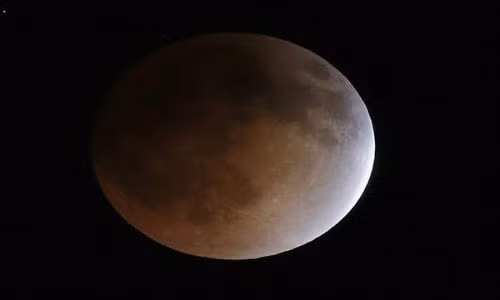 Chu tich VACA: Nguyet thuc chua bao gio la… “trang mau”