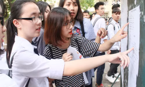 Dat 29, 30 diem van truot dai hoc: Goc re van de o dau?