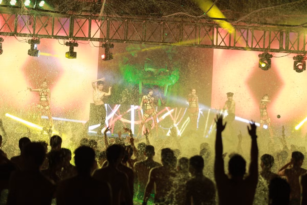 Ngoi sao The Remix 2015 “dai thuy chien” tai Vinpearlland Water Park-Hinh-9