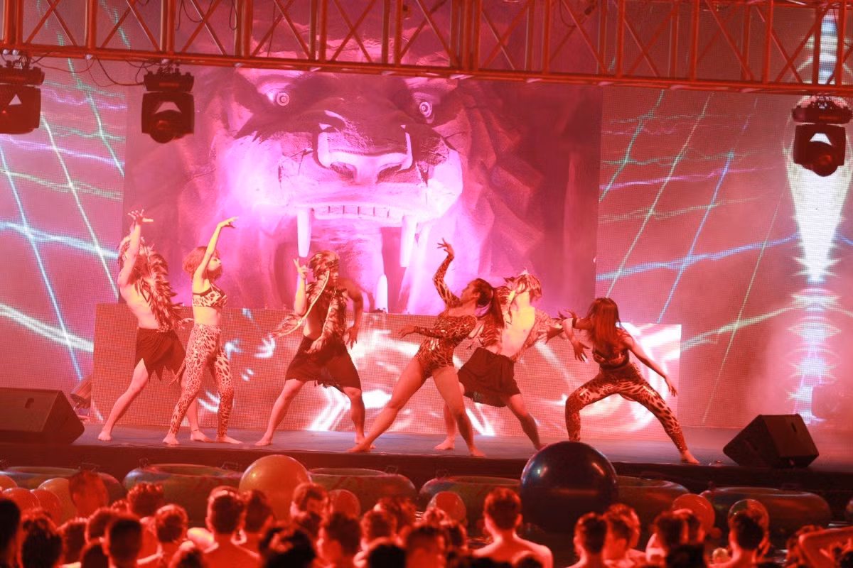 Ngoi sao The Remix 2015 “dai thuy chien” tai Vinpearlland Water Park-Hinh-8