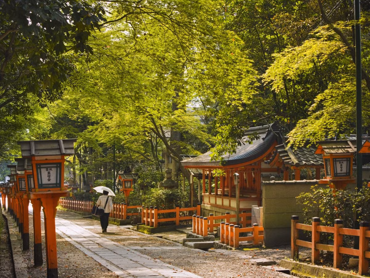 Nhật Bản xếp ở vị trí thứ 8 về mức độ an toàn và xếp thứ 48 về mức độ hạnh phúc. Sau vài ngày khám phá thủ đô Tokyo, chuyến du lịch tới núi Phú Sỹ hay tắm suối nước nóng... là trải nghiệm không thể bỏ qua.