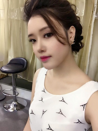 Đặc biệt làn da trắng như sứ của Mai Ngọc Phượng cũng khiến nhiều người ghen tị.