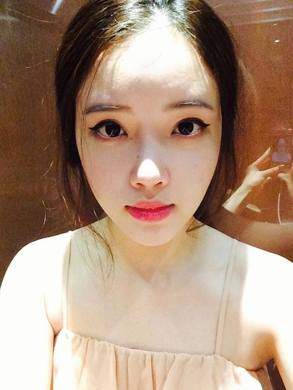 Khuôn mặt với các đường nét khá hoàn hảo của Mai Ngọc Phượng.