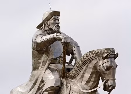 Thêm vào đó, mỗi lần đi chinh phạt, rất nhiều mỹ nữ được dâng lên Thành Cát Tư Hãn giống như một chiến lợi phẩm. Rất nhiều người đã sinh con cho Thành Cát Tư Hãn nhưng không được biết đến hay công nhận.