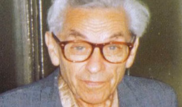 Nhà toán học người Hungary nổi tiếng thế giới Paul Erdős là người "nghiện" công việc. Ông đã không kết hôn để có thể theo đuổi sự nghiệp. Thậm chí, nhà toán học này không có nhà cửa, sống lang thang và tài sản gói gọn trong chiếc vali.