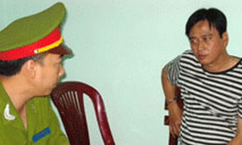 Dan em Nam Cam va cuoc tron chay xuyen bien gioi (1)