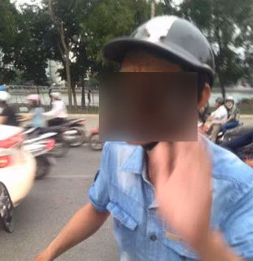 Day song truy thanh nien an va tro tren tren duong HN