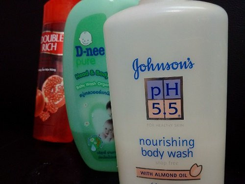 Khan uot, sua tam tre em bi cam van ngap thi truong-Hinh-2